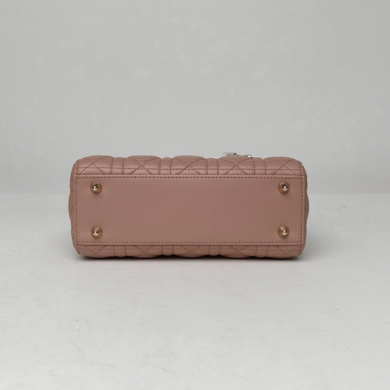 DIOR Lady戴妃包四格徽章肩帶粉色羊皮金扣2021肩背包-4