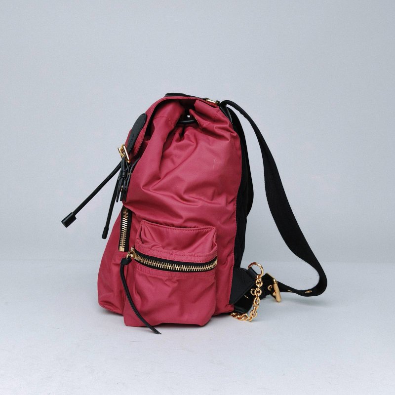 Burberry TheRucksack軍旅雙肩包中號玫紅尼龍肩背包-1