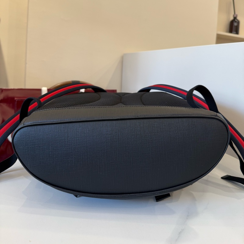 (全新甜價）Gucci GG Emblem 系列黑灰logo後背包-2