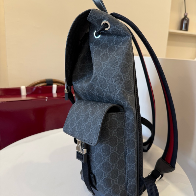 (全新甜價）Gucci GG Emblem 系列黑灰logo後背包-6