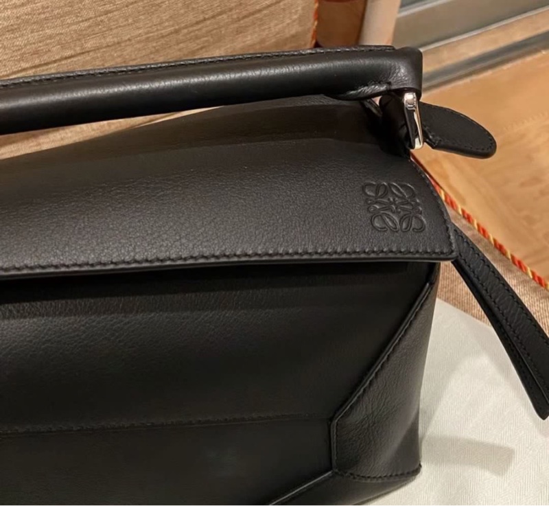 全🆕LOEWE Puzzle 浮雕字謎 牛皮革單肩袋手袋斜孭袋小號 small-1