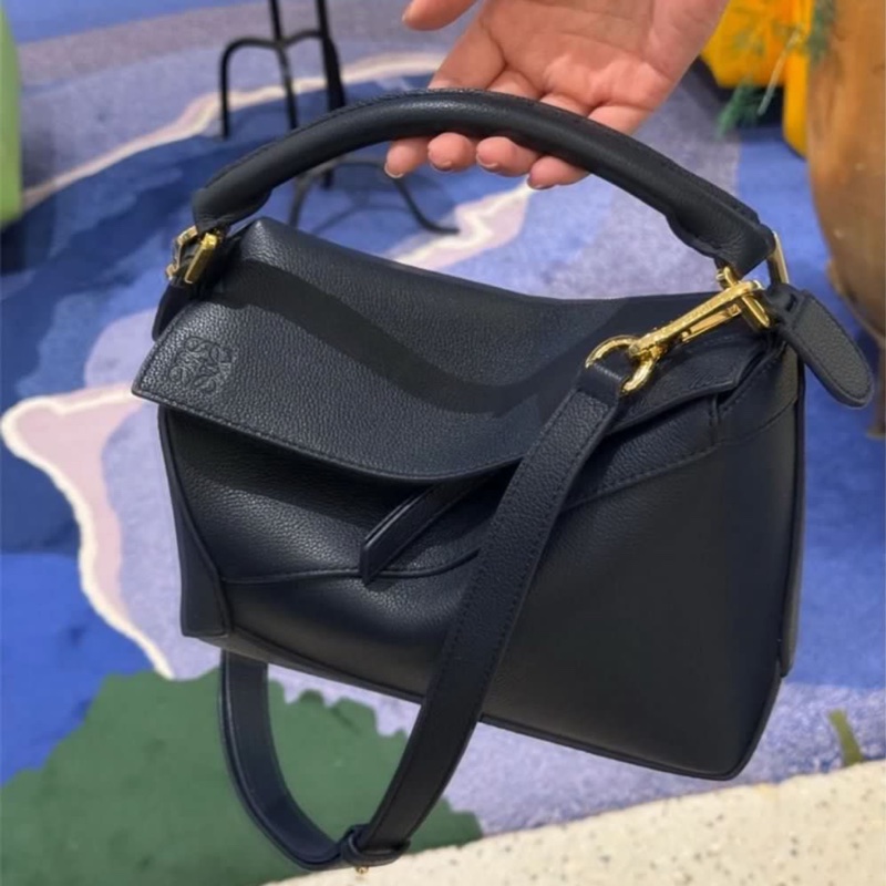 全🆕LOEWE Puzzle 浮雕字謎 牛皮革單肩袋手袋斜孭袋小號 small-2