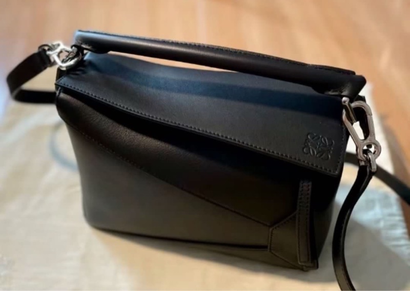 全🆕LOEWE Puzzle 浮雕字謎 牛皮革單肩袋手袋斜孭袋小號 small-4