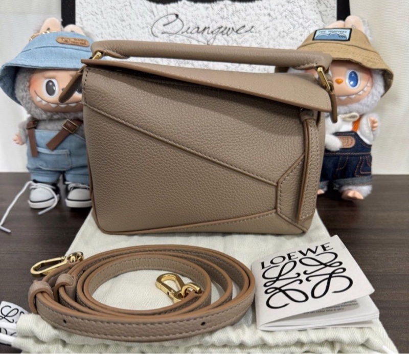 全🆕LOEWE Puzzle Edge 柔軟粒面小牛皮 單肩 斜預手袋mini迷你 女款沙色-0