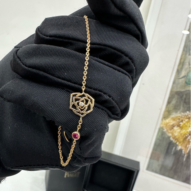 Piaget伯爵玫瑰系列鑽石手鍊-4