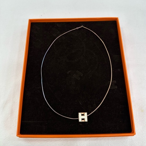 Hermes 愛馬仕 方形h項鍊 白色