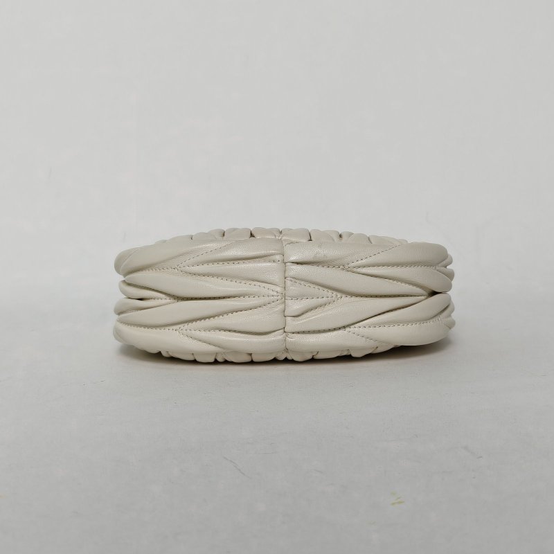 MIU MIU 白色羊皮miumiuhobomini手提斜跨包肩背包-4