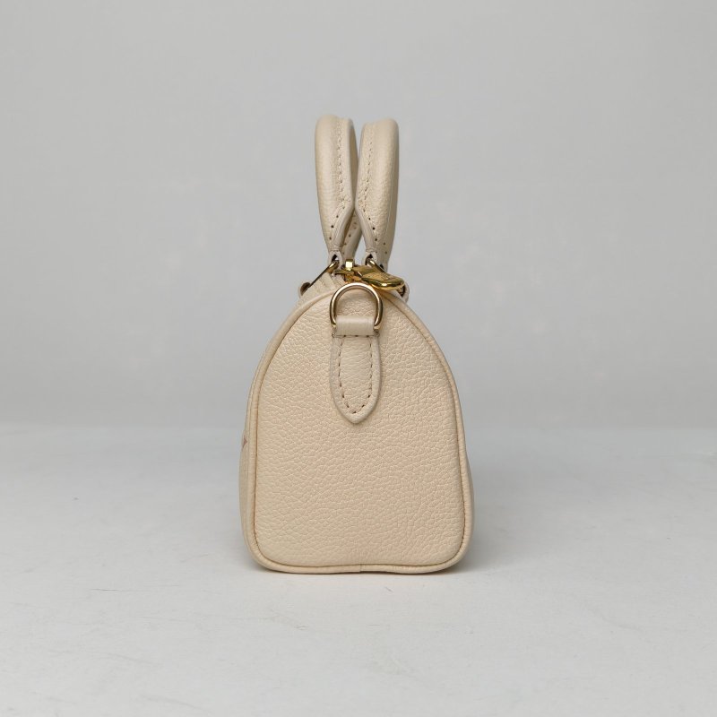 LOUIS VUITTON SpNano16可拆卸肩帶米白色牛皮晶片大Logo印花肩背包-1