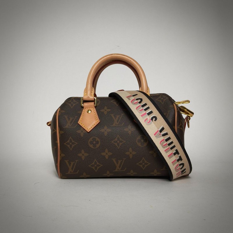 LOUIS VUITTON Sp20可拆卸黑白寬肩帶老花PVC晶片肩背包-0