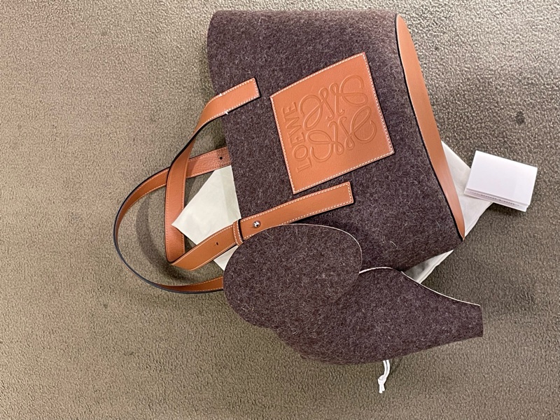 ▪️富貴選物FUGUEI▪️Loewe 羊毛氈拼皮革大象包-2