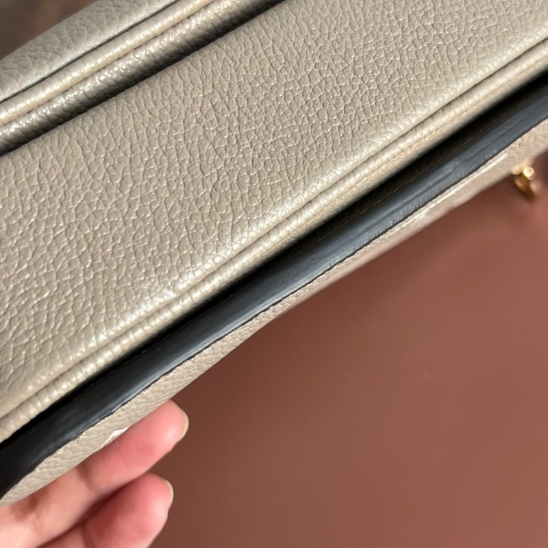 ::LOUIS VUITTON:: LV M23081 Pochette Métis East West 斑鳩灰 手提包 肩背包 法棍 腋下包-6