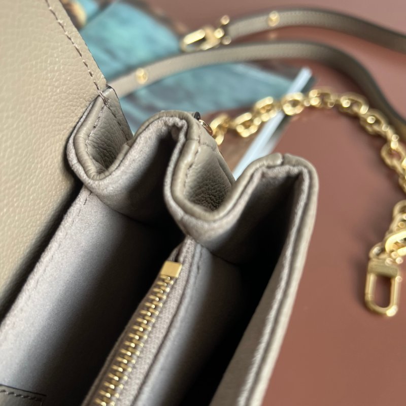 ::LOUIS VUITTON:: LV M23081 Pochette Métis East West 斑鳩灰 手提包 肩背包 法棍 腋下包-26