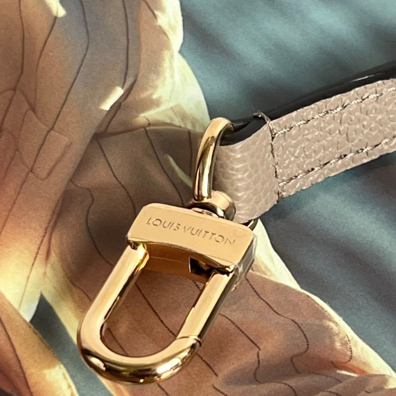 ::LOUIS VUITTON:: LV M23081 Pochette Métis East West 斑鳩灰 手提包 肩背包 法棍 腋下包-40