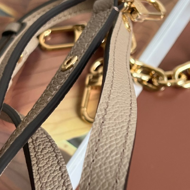 ::LOUIS VUITTON:: LV M23081 Pochette Métis East West 斑鳩灰 手提包 肩背包 法棍 腋下包-46