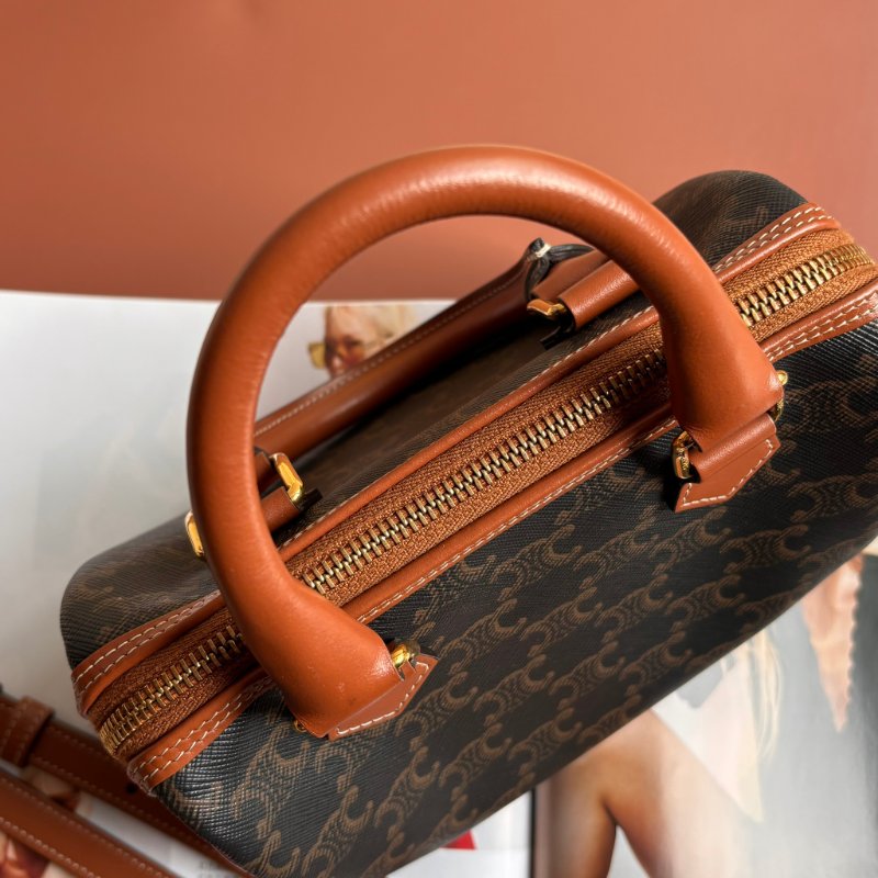 ::CELINE:: 經典凱旋門老花 小號波士頓包 斜背包 手提包-3