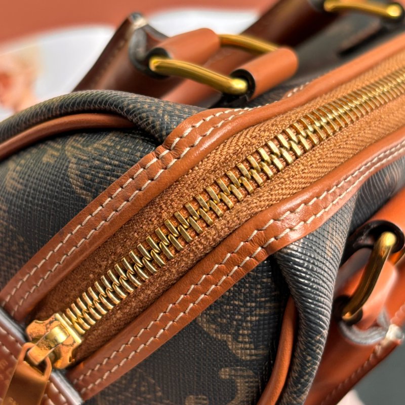 ::CELINE:: 經典凱旋門老花 小號波士頓包 斜背包 手提包-12