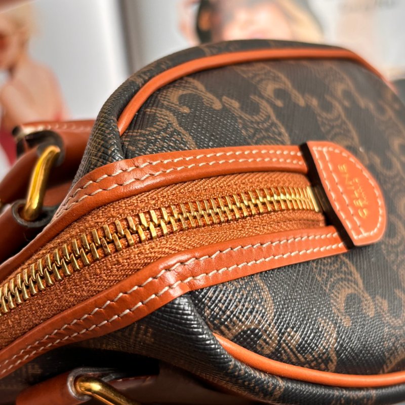 ::CELINE:: 經典凱旋門老花 小號波士頓包 斜背包 手提包-13