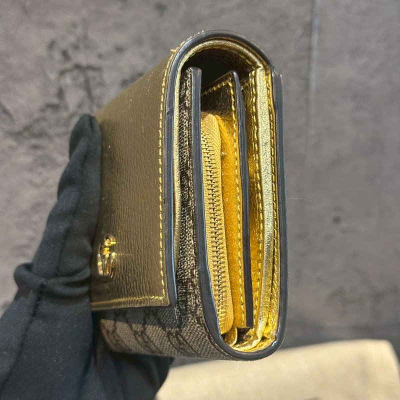 💎Han's house精品服飾💎GUCCI Wallet金扣 短夾 銀色598587-3