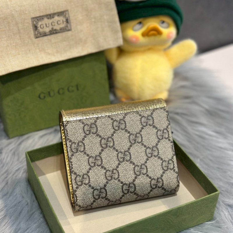 💎Han's house精品服飾💎GUCCI Wallet金扣 短夾 銀色598587-6