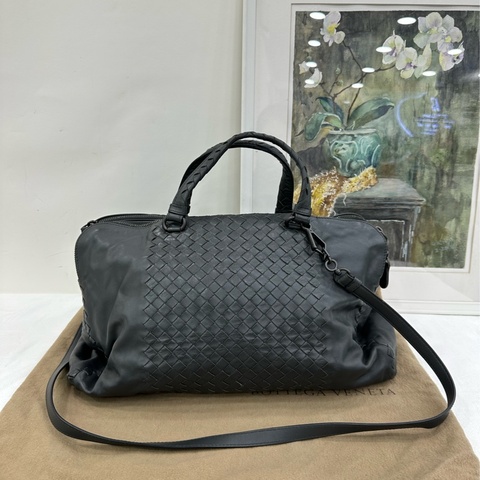 BV 葆蝶家Bv 波士頓 底長40cm 有肩帶