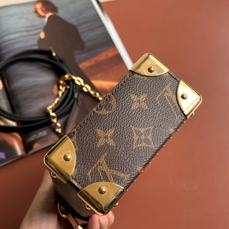 ::LOUIS VUITTON::LV M82465 Camera Box 經典雙色花紋手提相機包 斜背包-2