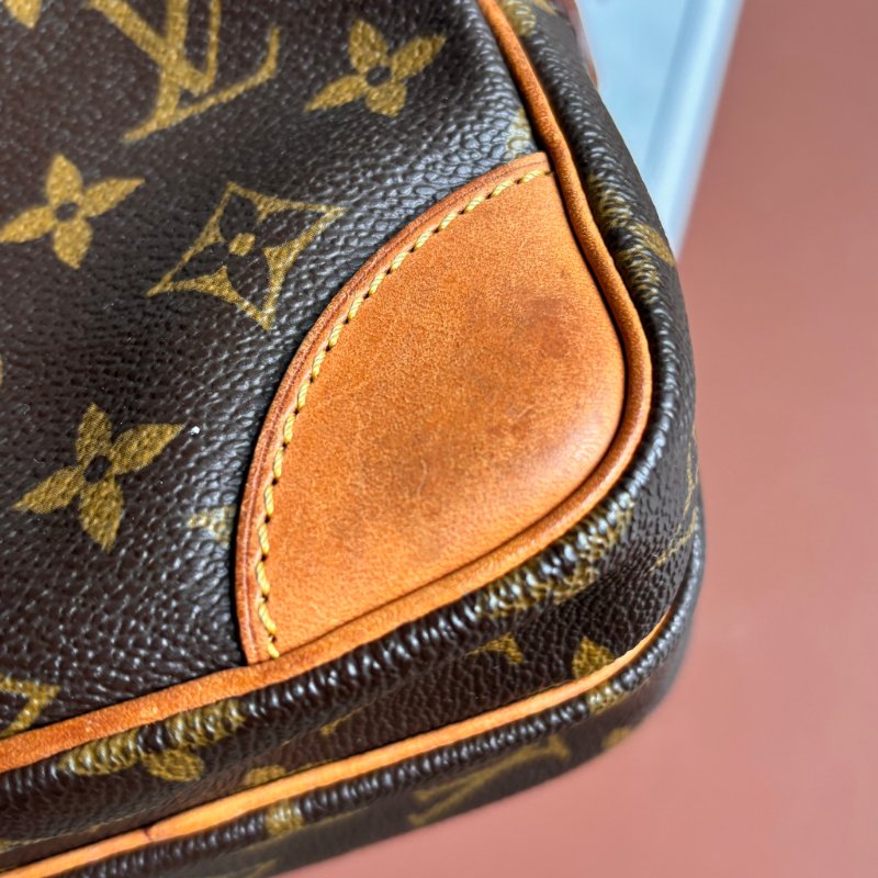 ::LOUIS VUITTON:: LV M45236 Amazon咖啡色經典花紋直式雙層相機包 斜背包-6