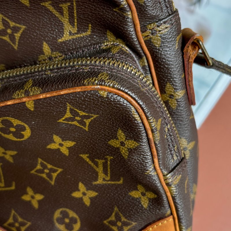 ::LOUIS VUITTON:: LV M45236 Amazon咖啡色經典花紋直式雙層相機包 斜背包-9