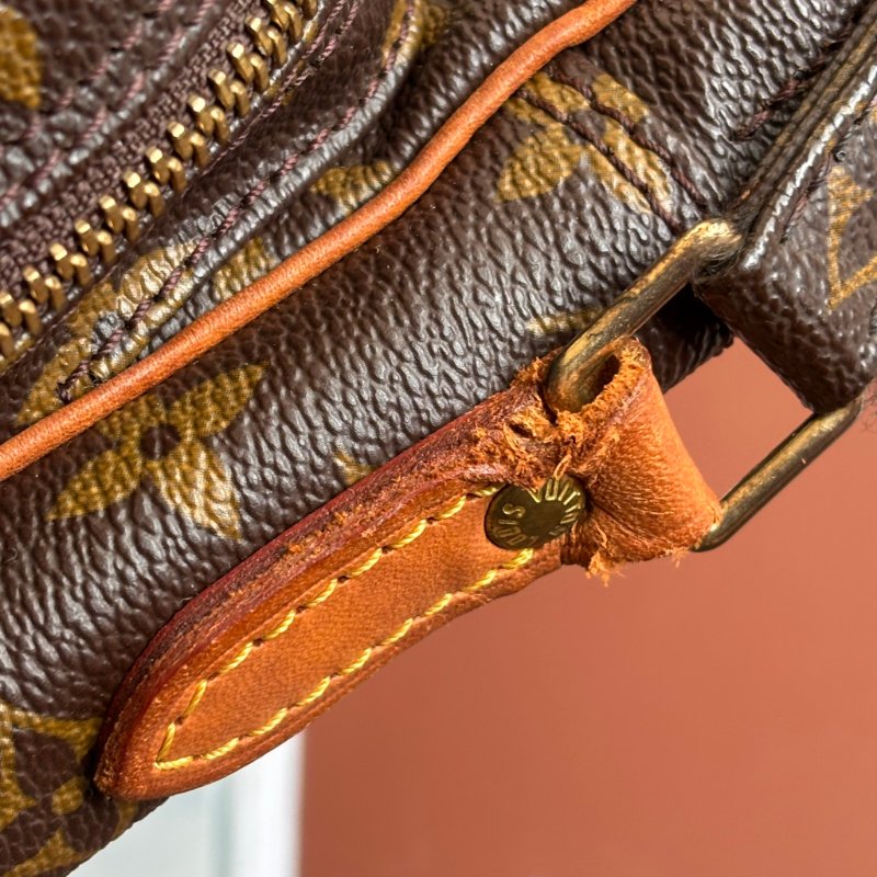 ::LOUIS VUITTON:: LV M45236 Amazon咖啡色經典花紋直式雙層相機包 斜背包-12