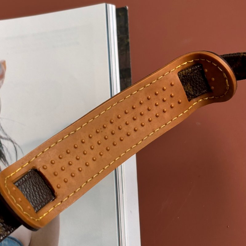 ::LOUIS VUITTON:: LV M45236 Amazon咖啡色經典花紋直式雙層相機包 斜背包-17