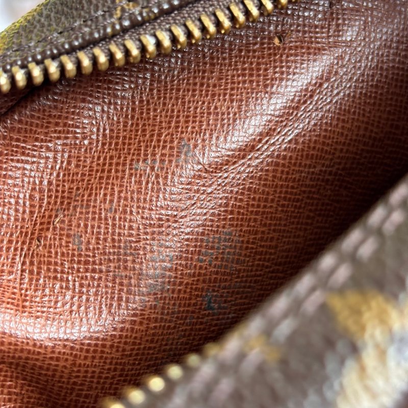 ::LOUIS VUITTON:: LV M45236 Amazon咖啡色經典花紋直式雙層相機包 斜背包-21