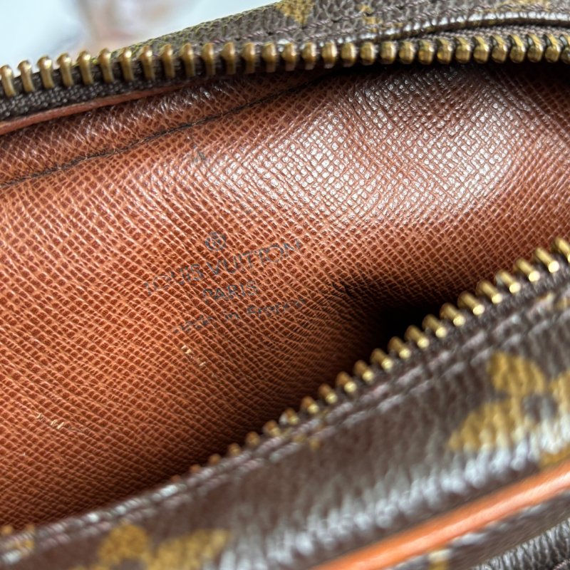 ::LOUIS VUITTON:: LV M45236 Amazon咖啡色經典花紋直式雙層相機包 斜背包-27