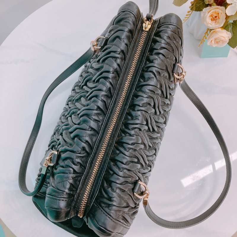 MS0380 Coach 蔻馳皺摺側背雲朵包 Madison Gathered Twisted Calfksin-11