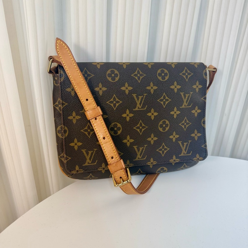 ✔️ LV Louis Vuitton 路易威登 MonogramM51257 橫式王菲包/肩背包-1