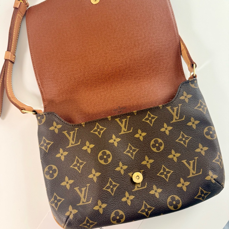 ✔️ LV Louis Vuitton 路易威登 MonogramM51257 橫式王菲包/肩背包-18