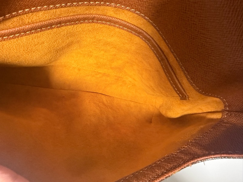 ✔️ LV Louis Vuitton 路易威登 MonogramM51257 橫式王菲包/肩背包-21