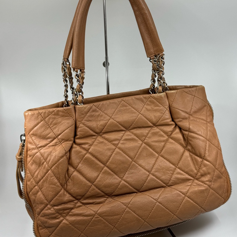 CHANEL 啡色 牛皮 銀鏈 方型側孭-1