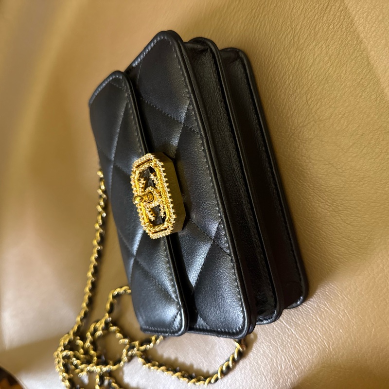 Chanel 牛皮晚宴包-10