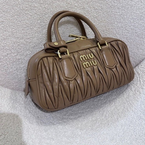 全🆕Miumiu Arcadie matelasse small 單肩手提包焦糖色