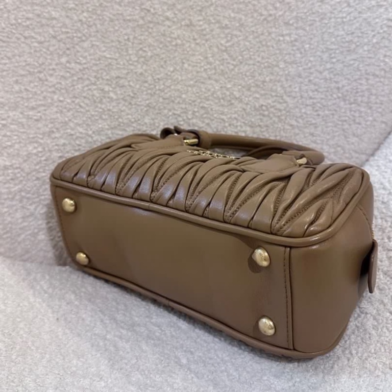 全🆕Miumiu Arcadie matelasse small 單肩手提包焦糖色-2