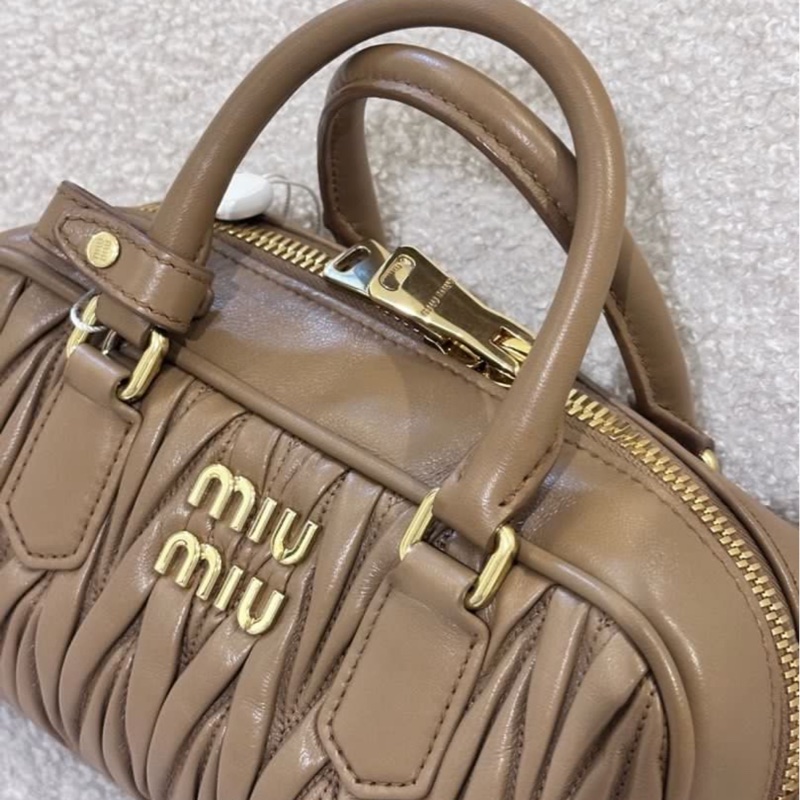 全🆕Miumiu Arcadie matelasse small 單肩手提包焦糖色-3