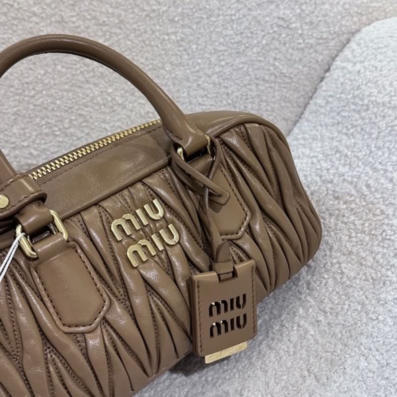 全🆕Miumiu Arcadie matelasse small 單肩手提包焦糖色-5