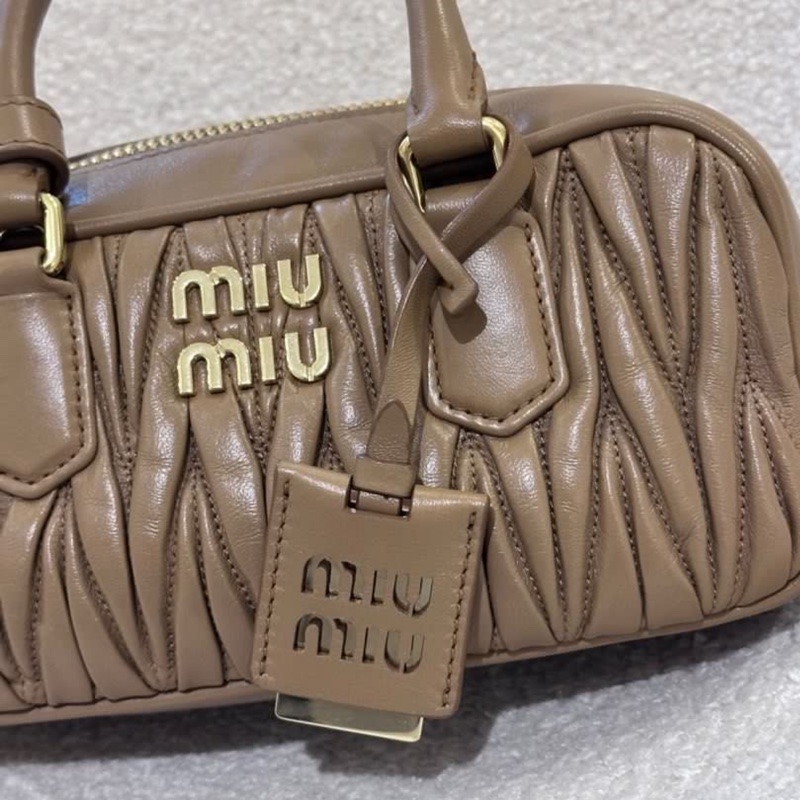 全🆕Miumiu Arcadie matelasse small 單肩手提包焦糖色-6