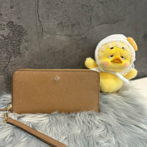 💎Han's house精品服飾💎TORY BURCH EmersonTB logo防刮牛皮手拿式拉鍊長夾