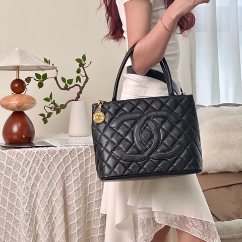 Chanel 希爾頓黑金托特包 10開 尺寸約30x24