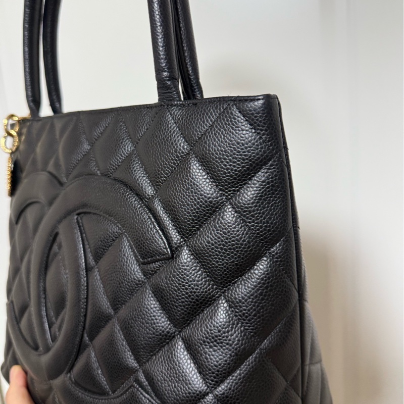 Chanel 希爾頓黑金托特包 10開 尺寸約30x24-4