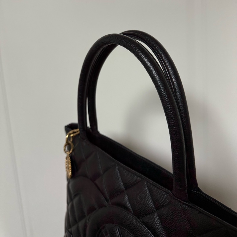 Chanel 希爾頓黑金托特包 10開 尺寸約30x24-5