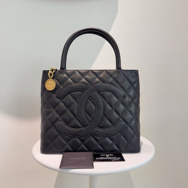 Chanel 希爾頓黑金托特包 10開 尺寸約30x24-2