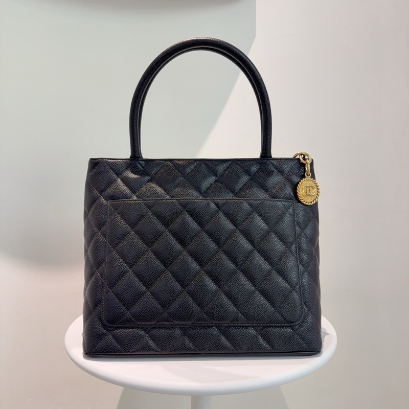 Chanel 希爾頓黑金托特包 10開 尺寸約30x24-4