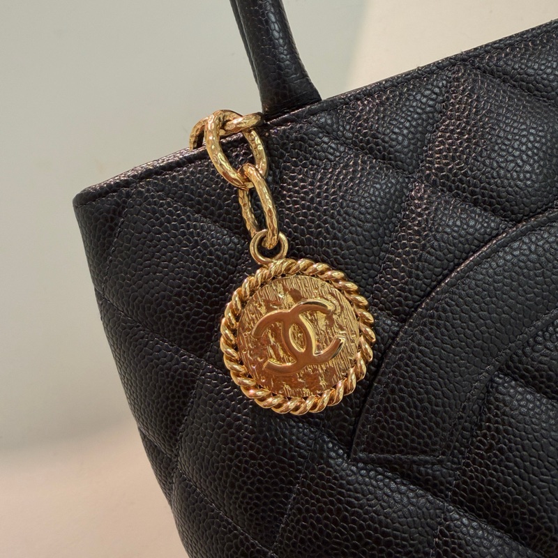 Chanel 希爾頓黑金托特包 10開 尺寸約30x24-5