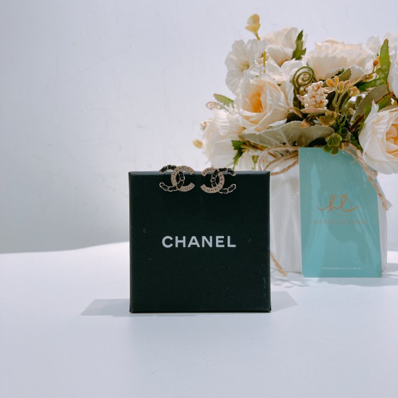 TW4544 Chanel 香奈兒經典雙c皮穿鏈雙色金色耳環1.6cm CC Logo Earrings Black Leather/Crystal x GHW-1